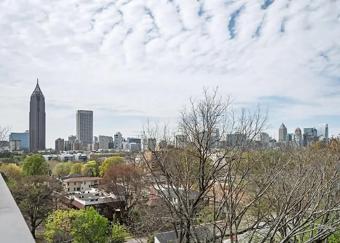 Luxury 5Beds 3Baths 2Balcony Penthouse 542Blvd